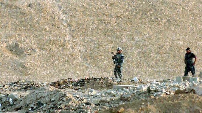 DESCUBREN UNA FOSA COMÚN CON ALREDEDOR DE 100 CUERPOS EN EL SUR DE MOSUL