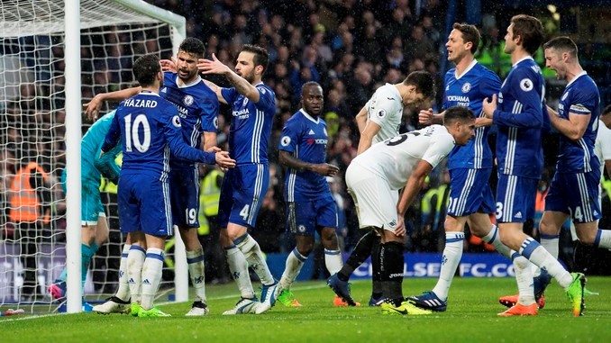 El Chelsea acaricia la Premier y el Leicester cae al descenso 2 Chelsea vs Swansea City