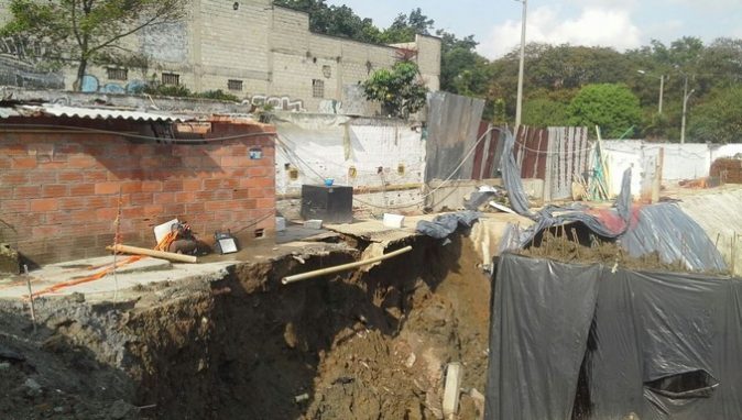 Fuertes lluvias afectaron obra en construcción en el barrio El Dorado, en Envigado