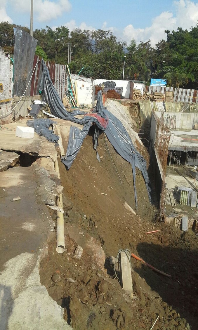 Fuertes lluvias afectaron obra en construcción en el barrio El Dorado, en Envigado