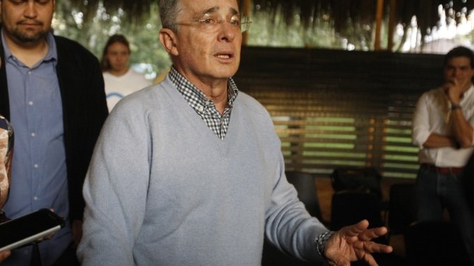 Uribismo no revocará el acuerdo con las FARC pero lo “ajustará” si gobierna