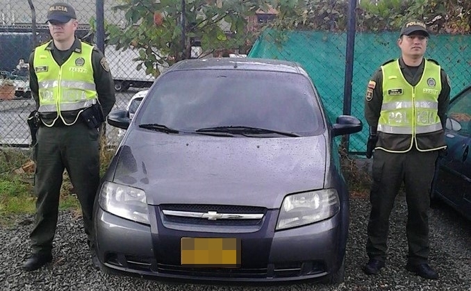 FOTOS: En Envigado cayó una banda de apartamenteros 3 Apartamenteros capturados en Envigado.