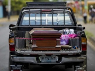 Exigirán la pena máxima contra un pastor que lanzó a una mujer a una hoguera en Nicaragua 1 ataud_nicaragua