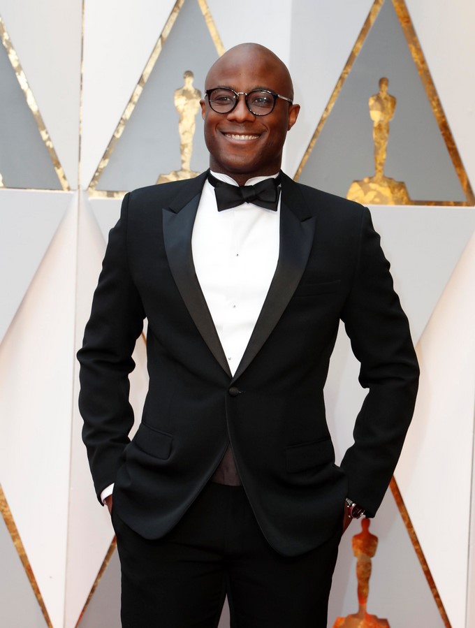 Barry Jenkins recibió el galardón a mejor guión adaptado por la película "Moonlight". EFE
