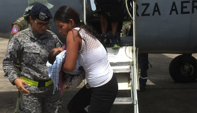 Bebé en grave estado de desnutrición fue trasladado por la Fuerza Aérea en el Amazonas