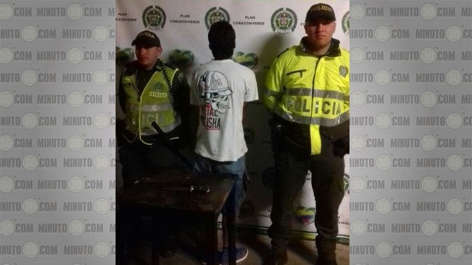 FOTOS: Lo enviaron a la cárcel por el crimen de su padrastro 1 Capturado por el crimen de su padrastro.