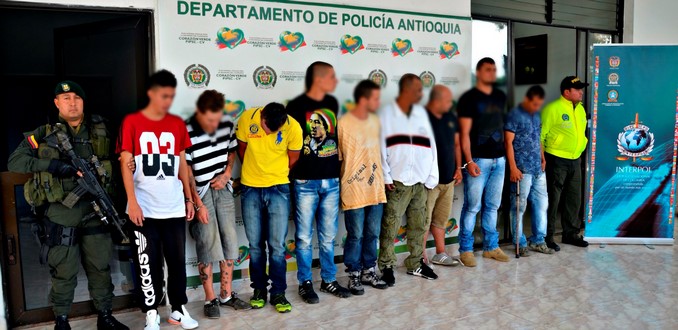 VIDEO Y FOTOS: La Policía asestó duró golpe al 'Clan del Golfo' en el Occidente antioqueño 9 Capturados del Clan del Golfo.