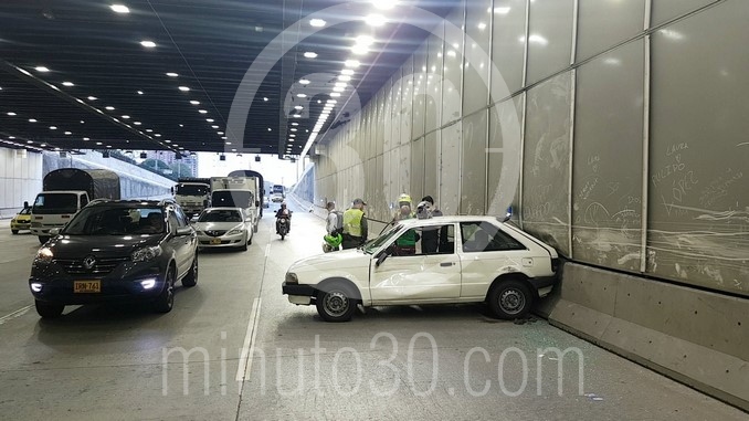 Choque en el soterrado de parques del río.
