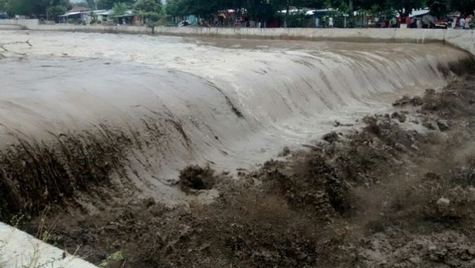 Desbordamientos de ríos en el Huila dejan más de dos mil familias afectadas