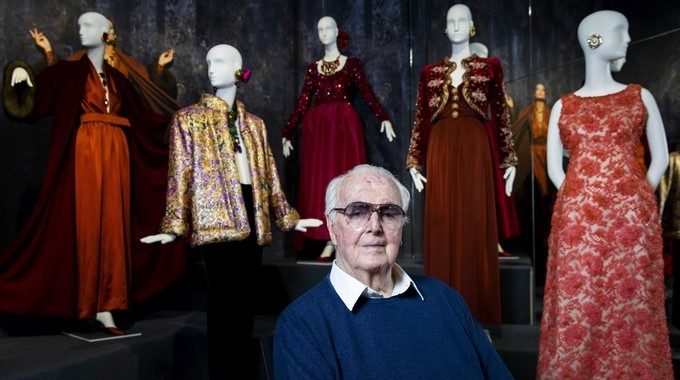 Fotografía facilitada el 25 de noviembre de 2016 que muestra al diseñador francés Hubert de Givenchy. EFE/Archivo
