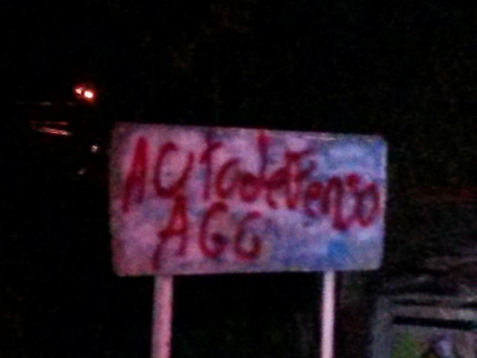 FOTOS: Capturan a dos hombres en Valparaíso por pintar grafitis alusivos al 'Clan del Golfo' 9 Capturan a dos hombres en Valparaíso por pintar grafitis alusivos al 'Clan del Golfo'