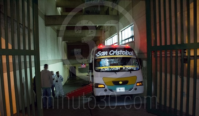 FOTOS Y VIDEO: Menor de edad fue asesinado en una buseta de San Cristóbal 7 homicidio bus 6