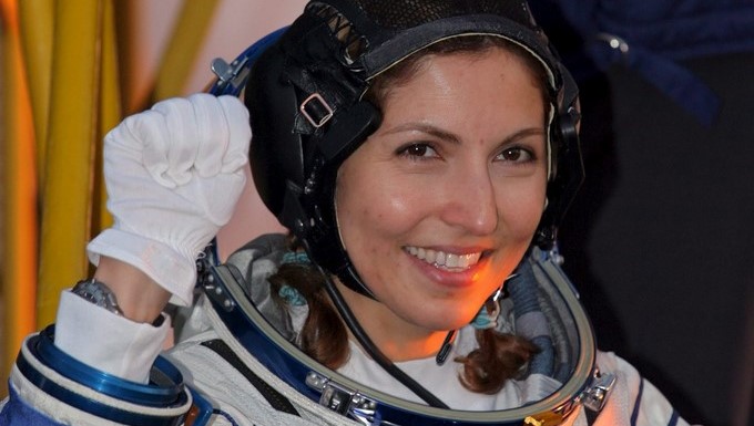 La miembro del siguiente equipo de la Estación Espacial Internacional, la estadounidense Anousheh Ansari. EFE/Archivo