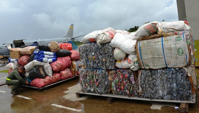 Fuerza Aérea transportó desde Amazonas material reciclable para contribuir a la preservación del medio ambiente