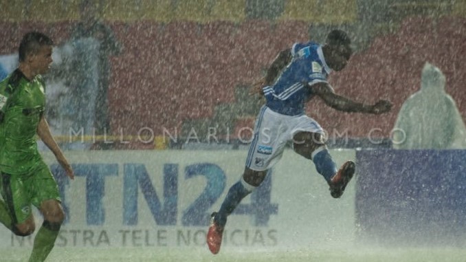 El partido entre Millonarios y Equidad en Bogotá tuvo que ser suspendido por lluvias 1 millonarios