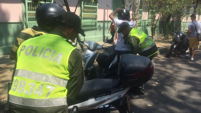 Operativos de control a motos y transporte informal.