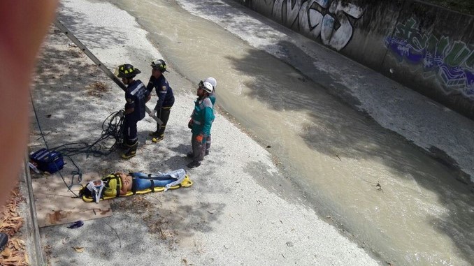 Rescatada en canalización del Estadio.