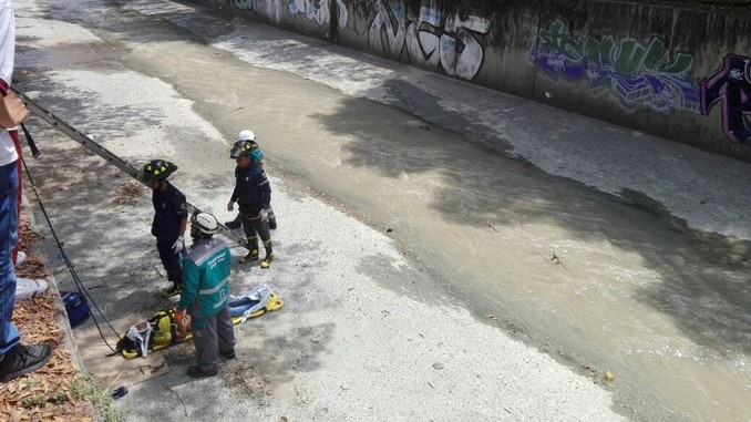 Rescatada en canalización del Estadio.