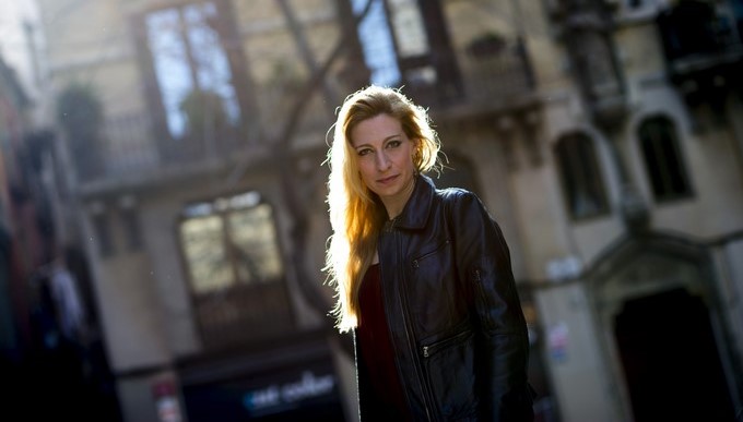 La cantautora norteamericana Tori Sparks, que interpreta temas de Camarón con alma de 'blues' y lleva a Led Zeppelin hacia el flamenco en su último disco, "La huerta", posa para la entrevista mantenida con la agencia Efe. EFE