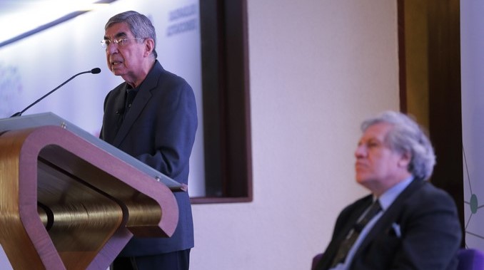 oscar arias