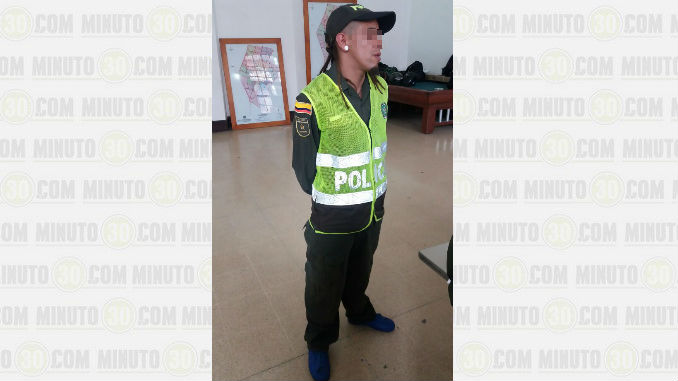 FOTOS: "Policía rasta" fue capturado en el barrio Boston 1 Falso_Policia_1