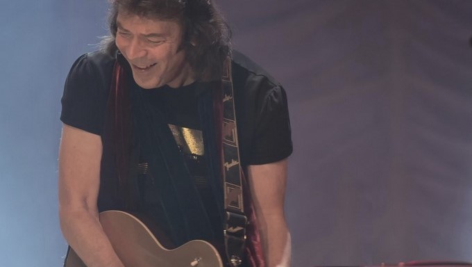 Fotografía facilitada por Suite Festival del exguitarrista de Genesis Steve Hackett quien considera improbable, por temas de poder, que la mítica banda vuelva a reunirse, según ha dicho en una entrevista con Efe el músico británico, que mañana actúa en el Gran Teatre del Liceu de Barcelona y pasado mañana en el Kursaal de San Sebastián. EFE