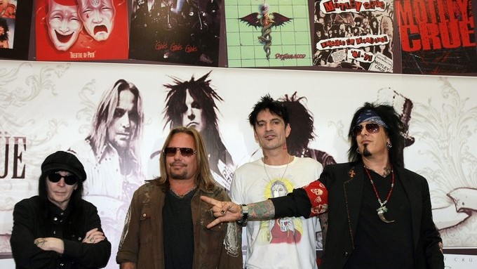 Los miembros de la banda estadounidense Mötley Crüe, Mick Mars (i), Vince Neil (2i), Tommy Lee (2d), y Nikki Sixx (d), durante una rueda de prensa en mayo de 2011. EFEArchivo