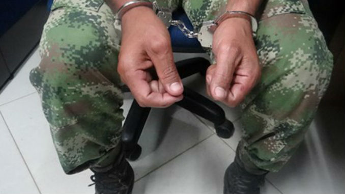 Le dieron casa por cárcel por golpear y abusar sexualmente de su novia 2 Militar capturado