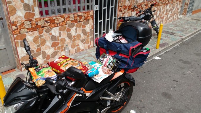 roban moto alimentaba animales