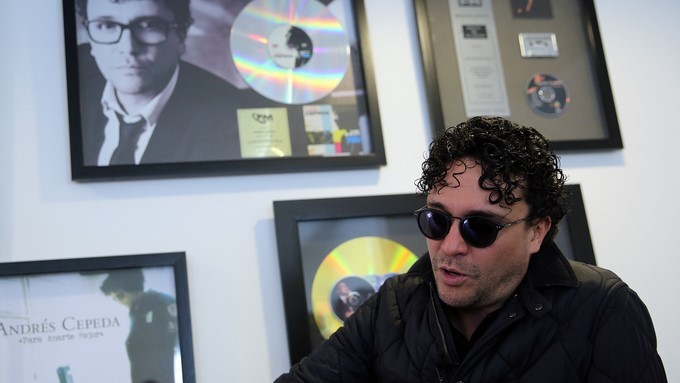En la imagen, el cantante colombiano Andrés Cepeda. EFE/Archivo