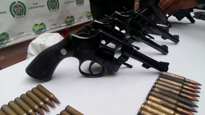 Armas incautadas en Bello.