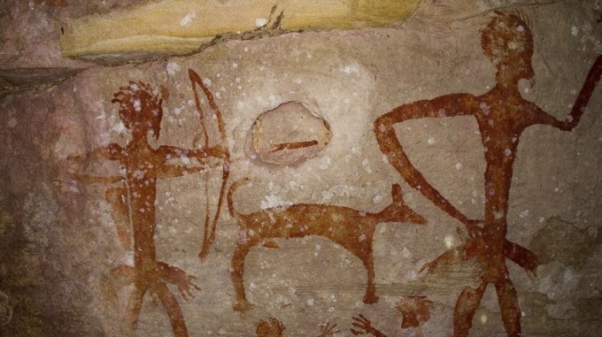 Imagen facilitada por el arqueólogo del Centro regional de Arqueología y Arte del Sudeste Asiático, Noel Hidalgo Tan, de una pintura de la cueva Khao Chan Ngam que se localiza en la isla de Chan Ngam, en el este de Tailandia. EFE