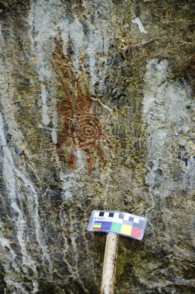Imagen facilitada por el arqueólogo del Centro regional de Arqueología y Arte del Sudeste Asiático, Noel Hidalgo Tan, de una pintura hallada en al Cueva Padalin, en le centro de Birmania. EFE