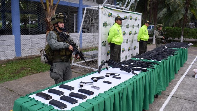 VIDEO Y FOTOS: Incautan en Turbo una gran cantidad de material de guerra del 'Clan del Golfo' 4 Incautan en Turbo una gran cantidad de material de guerra del 'Clan del Golfo'
