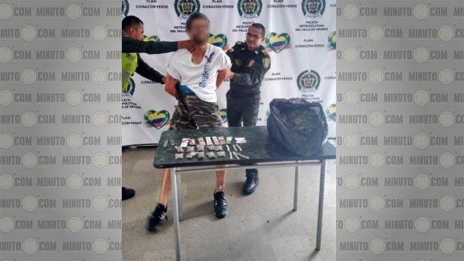 Alias 'Conejo' intentó esconderse pero la Policía lo pilló y lo capturó en un parqueadero de Calatrava 1 Captura de alias 'Conejo'.