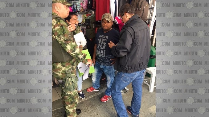 FOTOS: En el centro de Medellín fue capturado el segundo cabecilla del 'Clan del Golfo' en el Magdalena Medio 4 Captura de alias 'James' o 'Duende'.