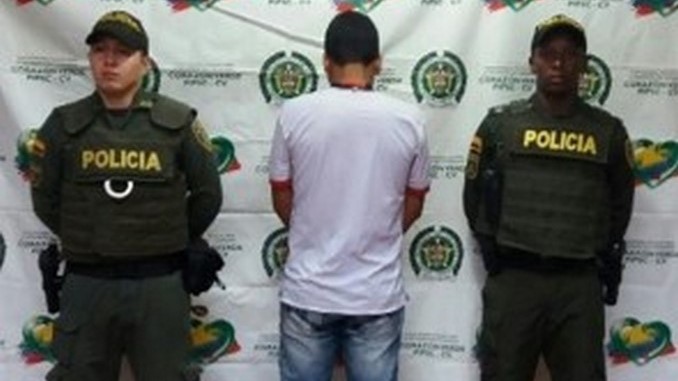 Lo capturaron por vestir un pantalón de la Policía Nacional 1 capturado arboletes