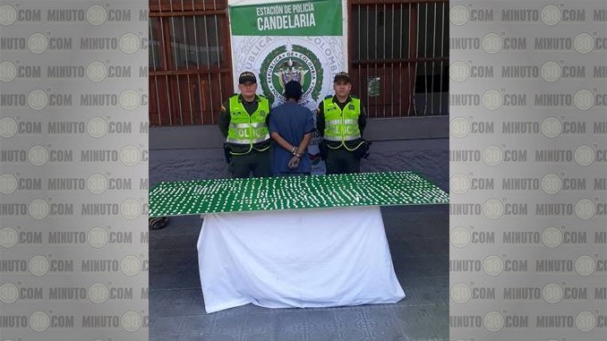 FOTO: La Policía arrestó a presunto 'jíbaro' a quien le incautó 1.050 dosis de bazuco 1 Capturado con bazuco en el centro.