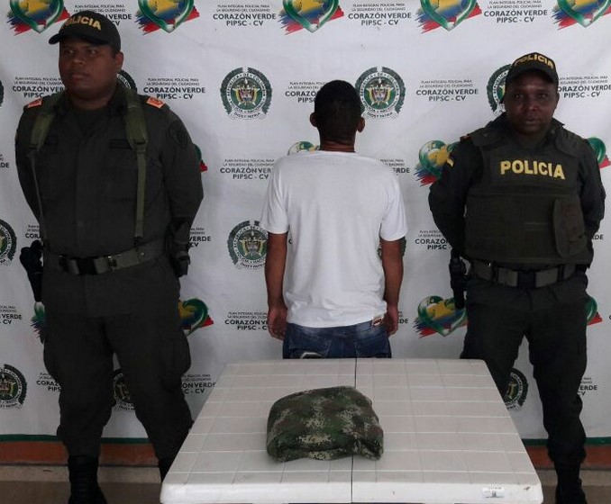 FOTO: Por vestir un pantalón del Ejército capturaron a un hombre en Dabeiba 3 Capturado con un pantalón del Ejército.