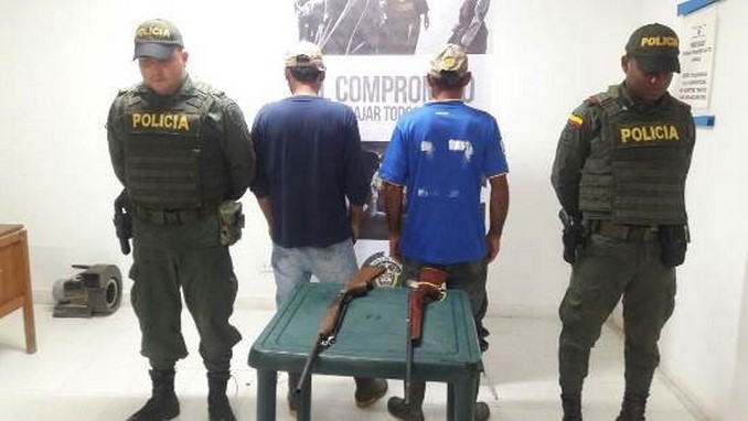 FOTO: A estos sujetos les incautaron dos escopetas en Mutatá 2 Capturados en Mutatá.