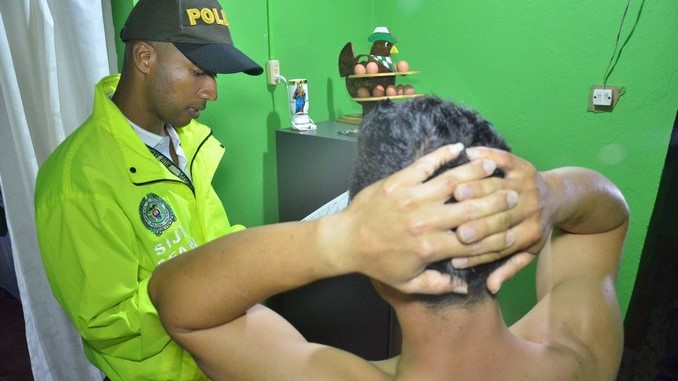 FOTOS Y AUDIO: Golpe a 'los Percherones'. La Policía arrestó a 41 presuntos integrantes de esta banda 5 Capturados presuntos integrantes de la banda 'los Percherones'.