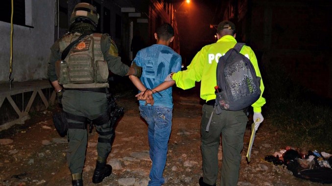 FOTOS Y AUDIO: Golpe a 'los Percherones'. La Policía arrestó a 41 presuntos integrantes de esta banda 7 Capturados presuntos integrantes de la banda 'los Percherones'.