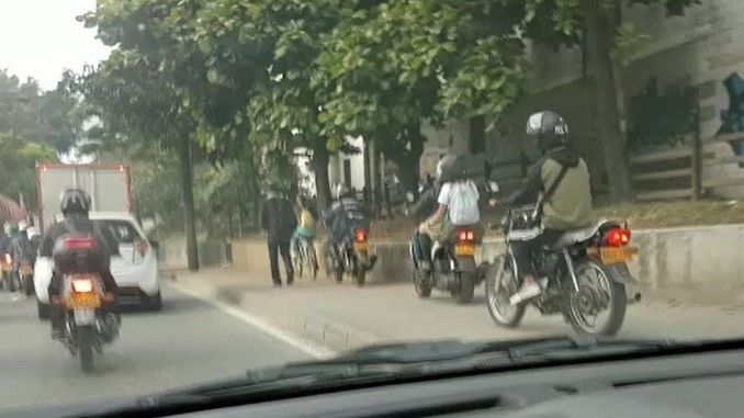 Imprudencias de motociclistas.