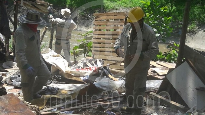 Desalojo de familias en La Iguaná.