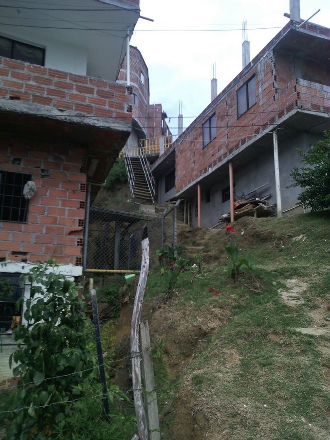 Comunidad pide una intervención urgente a escalas ubicadas en La Pradera, de la Comuna 13