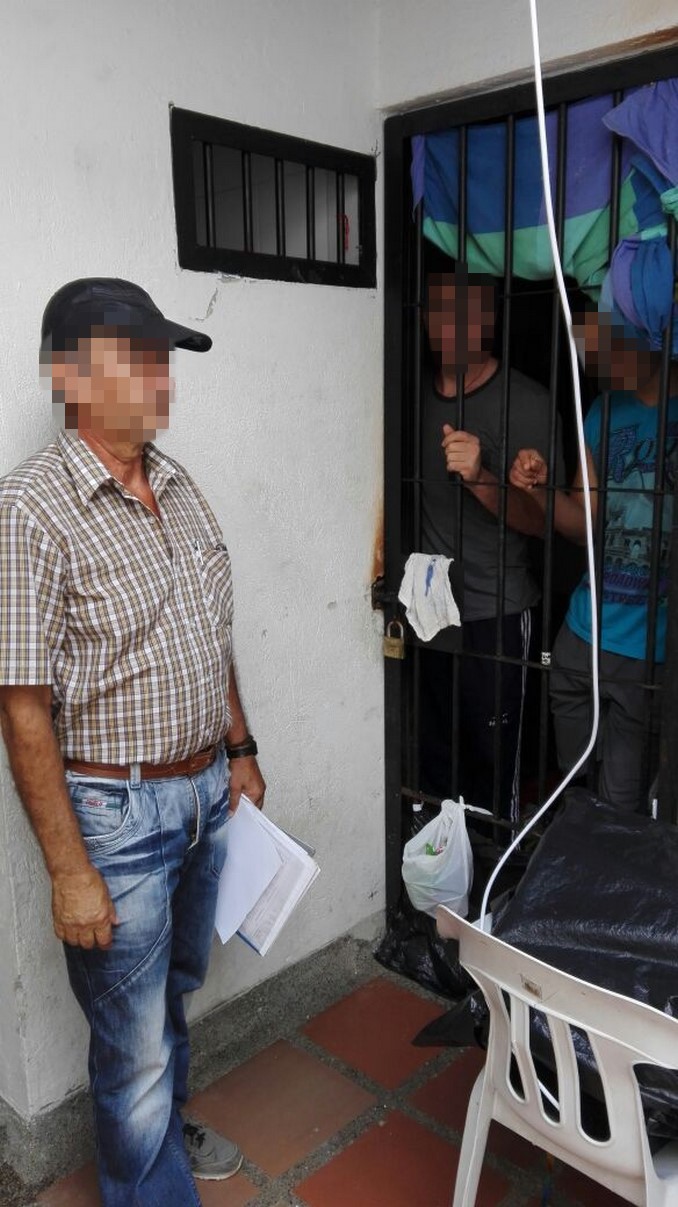 Denuncian que detenidos en estación de Policía de Caldas permanecen en malas condiciones