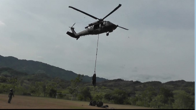 Fuerza Aérea transportó puente peatonal hasta vereda de Tarazá