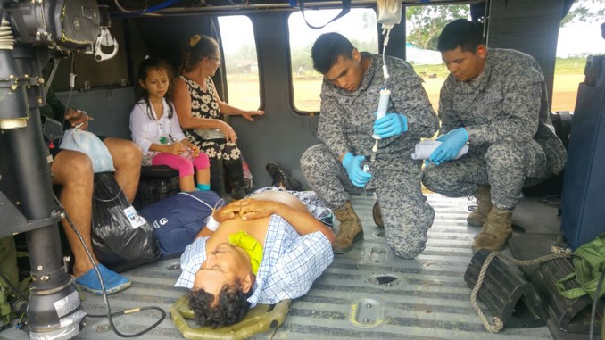 Fuerza Aérea trasladó desde Guaviare a un hombre mordido por una serpiente