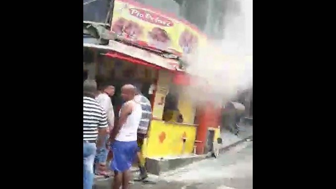 Incendio en asadero de pollos.