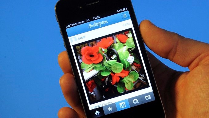 Imagen de un móvil con la aplicación Instagram abierta. EFE/Archivo